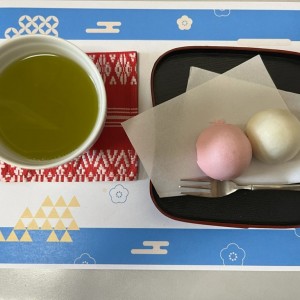 敬老会①祝い膳・紅白饅頭