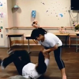 少林寺拳法（介護等体験で来られた学生さんの特技披露）